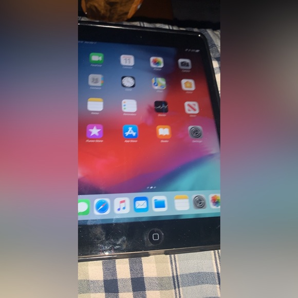 iPad mini - Picture 2 of 2